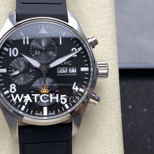 IWC - Pilot's Watch - Black Dial - Black Rubber Strap