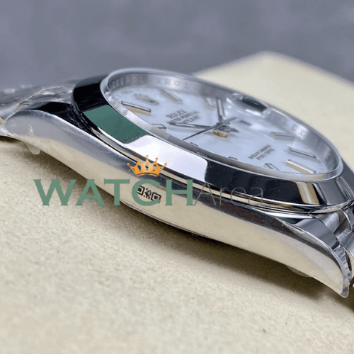 Rolex - Datejust 41 - White Dial - Smooth Bezel - Jubilee Strap 4