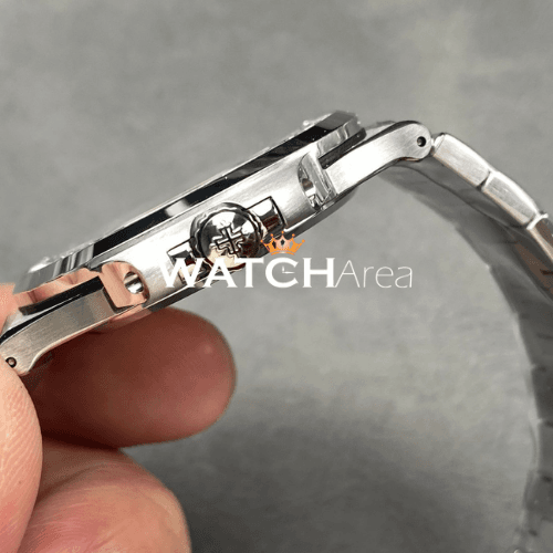 Patek Philippe - Nautilus - Green Dial - Baguette Bezel  3