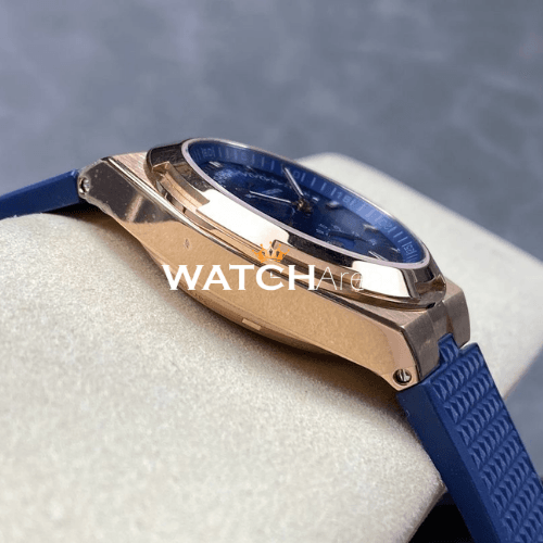 Vacheron Constantin - Overseas/Moon Phase - Blue Dial - RG Bezel - Blue Rubber Strap 3