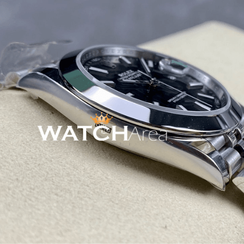 Rolex - Datejust 41 - Black Dial - Smooth Bezel - Jubilee Strap 4