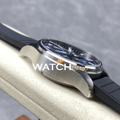 IWC - Pilot's Watch - Blue Dial - Black Rubber Strap 3