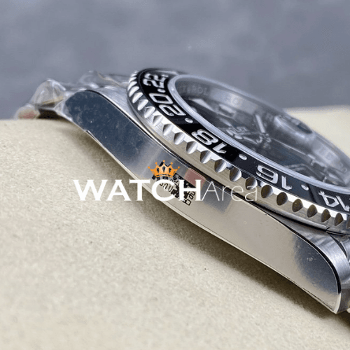 Rolex - Submariner Date - Black Dial - Jubilee Strap 4