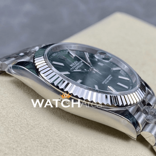 Rolex - Datejust 41 - Green Dial - Fluted Bezel - Jubilee Strap 4