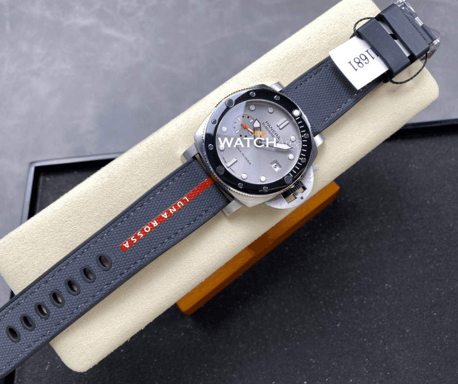 Panerai Submersible/QuarantaQuattro Luna Rossa Limited - Silver Dial - Blue textile & rubber strap 3