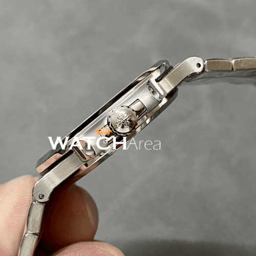 Patek Philippe - Nautilus - Green Dial 4