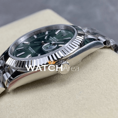 Rolex - Datejust 41 - Green Dial - Fluted Bezel - Jubilee Strap 3