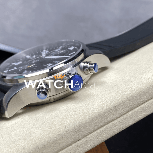 IWC - Pilot's Watch - Black Dial - Black Rubber Strap 3