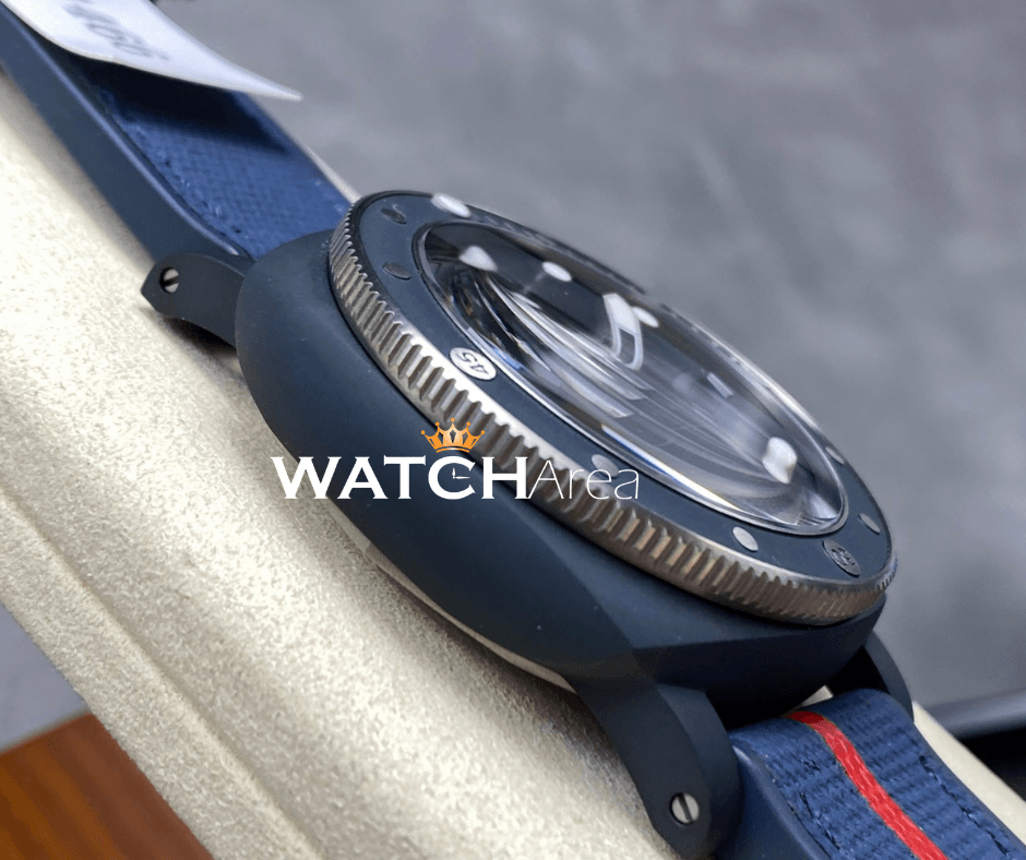 Panerai Submersible Luna Rossa - Blue Dial - Blue Textile & Rubber Strap 5