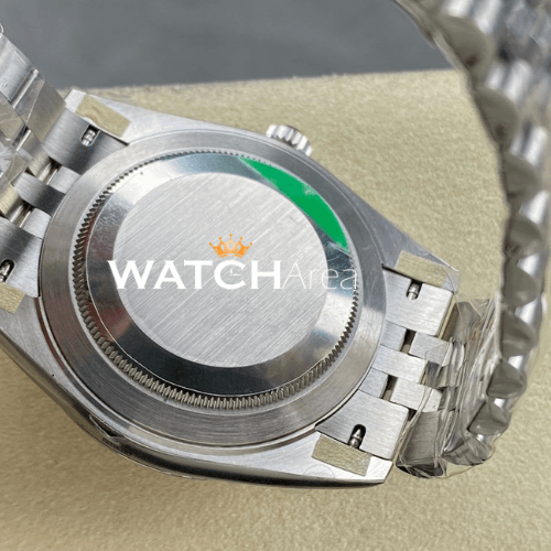 Rolex - Datejust 41 - Green Dial - Smooth Bezel - Jubilee Strap 6