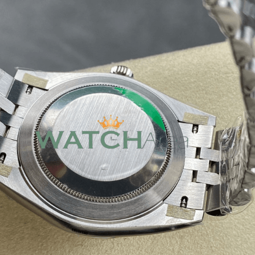 Rolex - Datejust 41 - White Dial - Smooth Bezel - Jubilee Strap 6