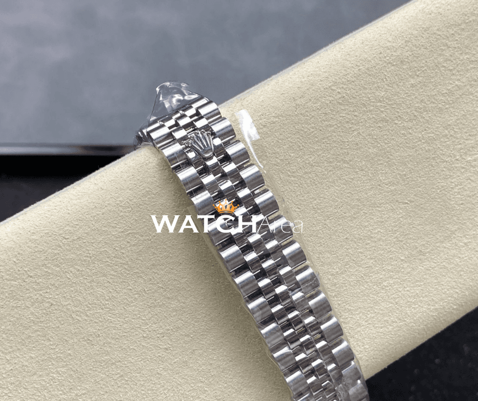 Rolex Datejust 31 - Pink Dial - Jubilee Strap 5