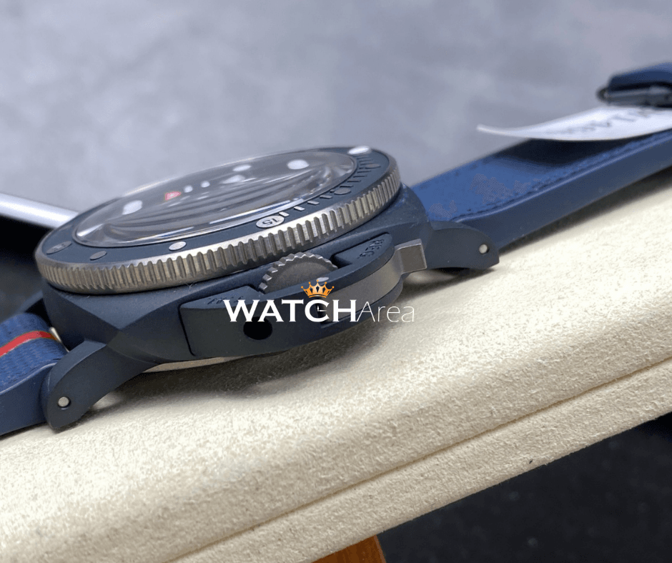 Panerai Submersible Luna Rossa - Blue Dial - Blue Textile & Rubber Strap 4