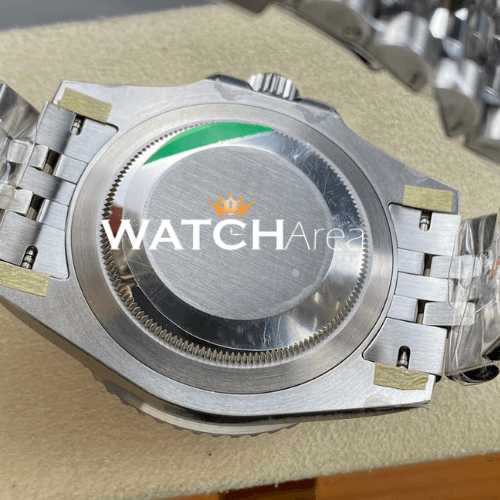 Rolex - Submariner Date - Black Dial - Jubilee Strap 6