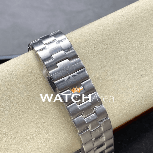 Vacheron Constantin - Overseas/Moon phase - Blue Dial - SS Strap 5