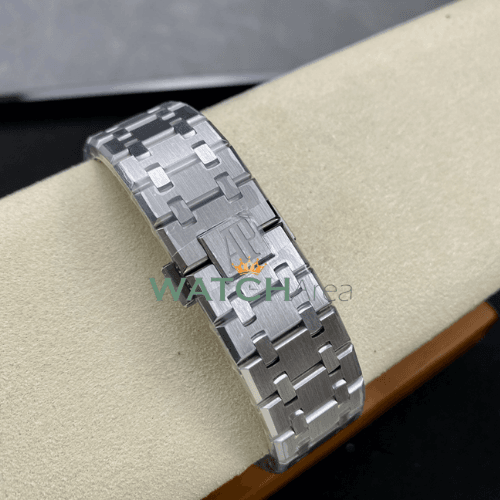 Audemars Piguet - Royal Oak - White Dial 5