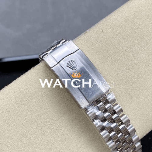 Rolex - Datejust 41 - Black Dial - Fluted Bezel - Jubilee Strap 5