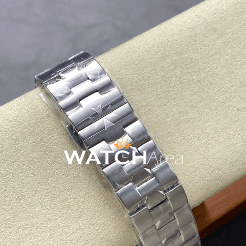 Vacheron Constantin - Overseas/Moon phase - Black Dial - SS Strap 5