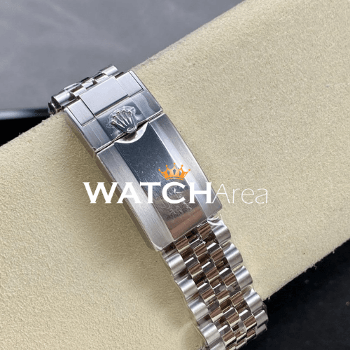 Rolex - Submariner Date - Black Dial - Jubilee Strap 5