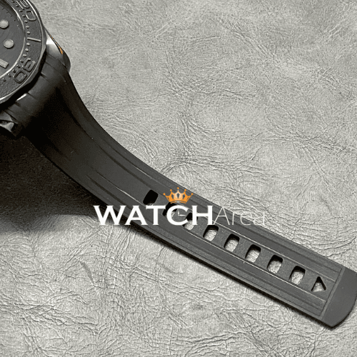 Omega - Seamaster - Black Dial - Black Rubber Strap 5