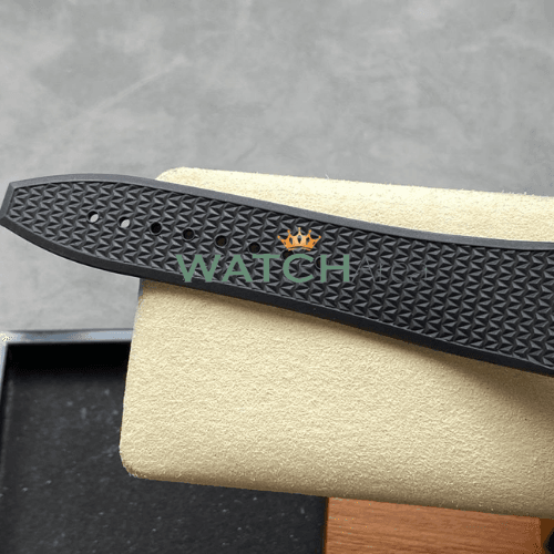 Vacheron Constantin - Overseas/Moon Phase - White Dial - Black Rubber Strap 5