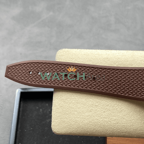 Vacheron Constantin - Overseas/Moon Phase - White Dial - RG Bezel - Brown Rubber Strap 5