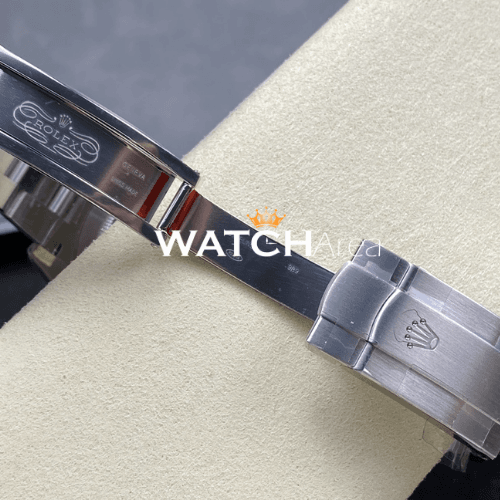 Rolex - Oyster Perpetual - Red Dial - Oyster Strap 6